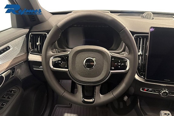 Volvo XC90 9 of 23