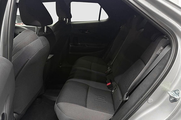 Toyota C-HR 15 of 19