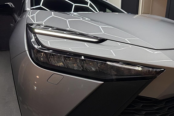 Toyota C-HR 9 of 19
