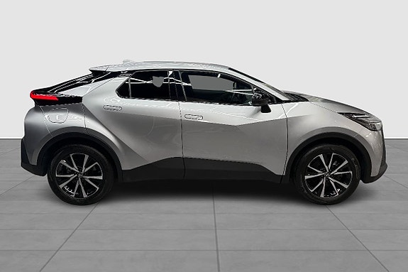 Toyota C-HR 6 of 19