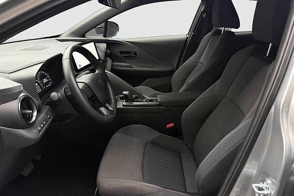 Toyota C-HR 13 of 19