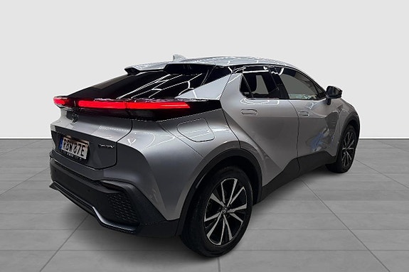 Toyota C-HR 5 of 19