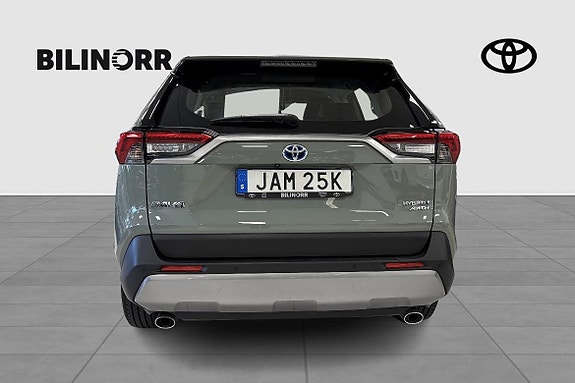 Toyota RAV4 5 of 12