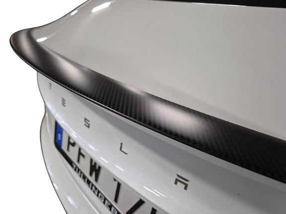 Tesla Model 3 11 of 23