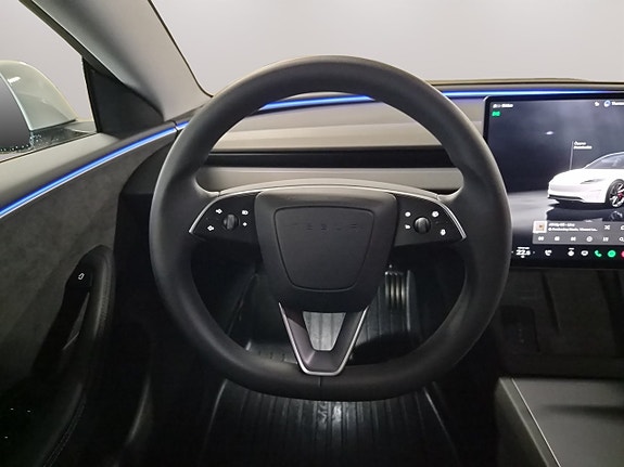 Tesla Model 3 18 of 23