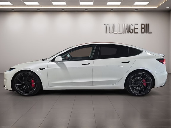 Tesla Model 3 2 of 23