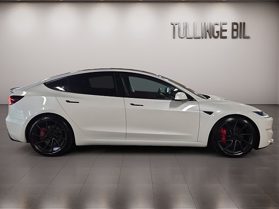 Tesla Model 3 6 of 23