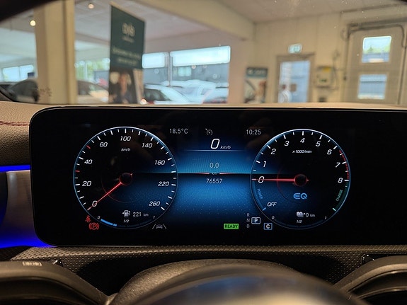 Mercedes-Benz CLA250 e 11 of 29