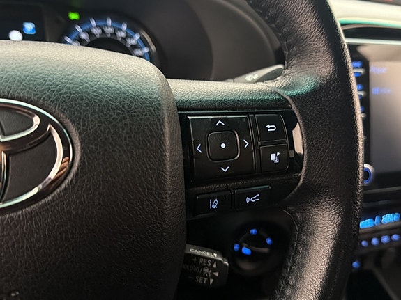 Toyota HiLux 21 of 30