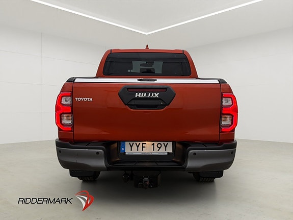 Toyota HiLux 8 of 30