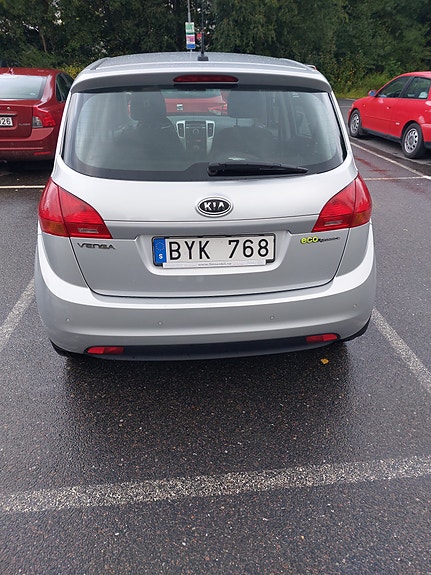Kia Venga 3 of 7