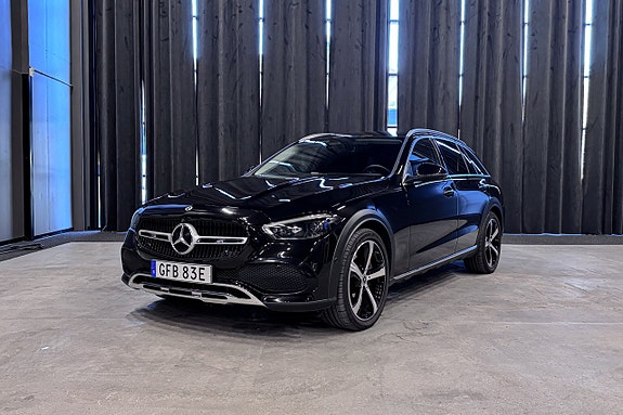 Mercedes-Benz C220 d 2 of 24
