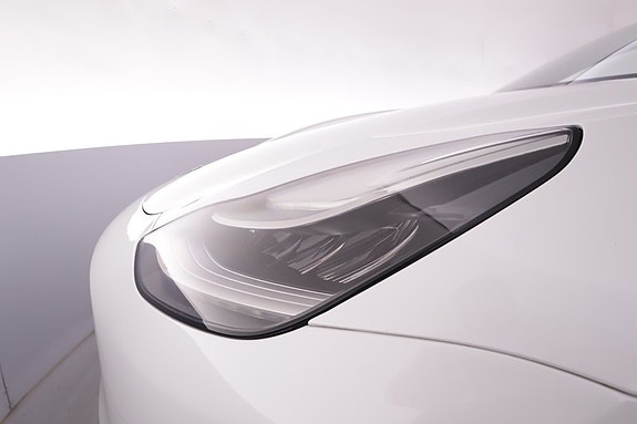 Tesla Model 3 20 of 25