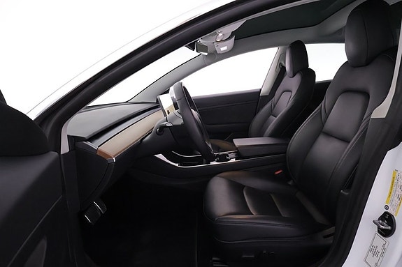 Tesla Model 3 16 of 25