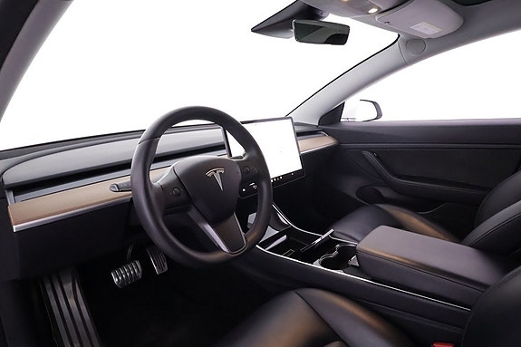 Tesla Model 3 17 of 25