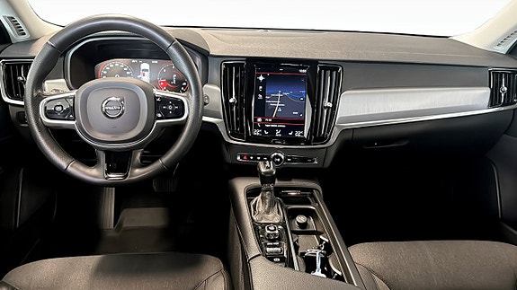 Volvo V90 10 of 21