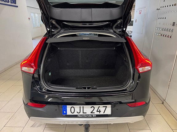 Volvo V40 Cross Country 7 of 7