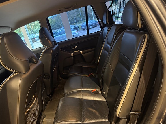 Volvo XC90 7 of 8