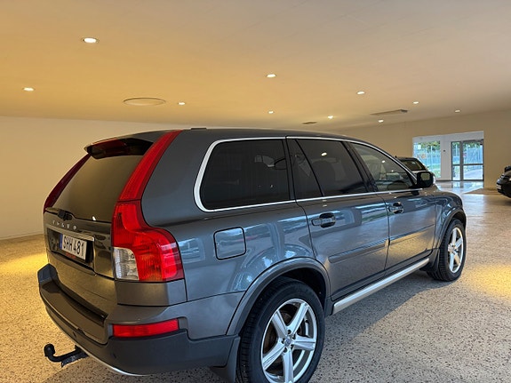 Volvo XC90 3 of 8