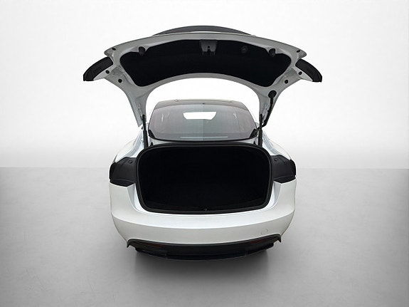Tesla Model 3 9 of 30