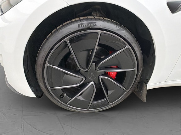 Tesla Model 3 27 of 30