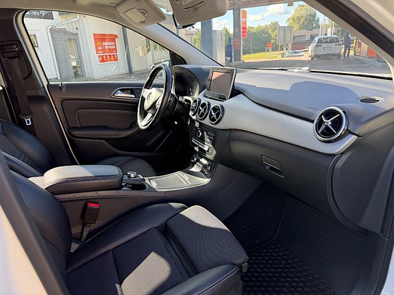 Mercedes-Benz B180 d 10 of 10