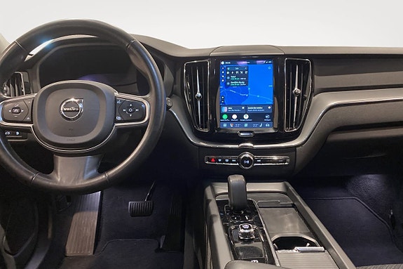 Volvo XC60 8 of 12