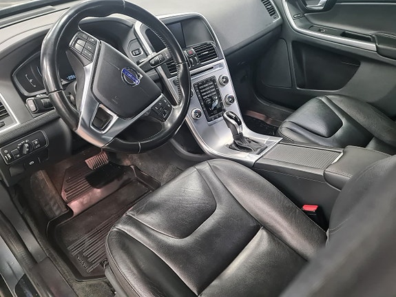 Volvo XC60 4 of 6