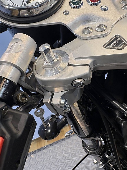 Triumph THRUXTON 900 16 of 16