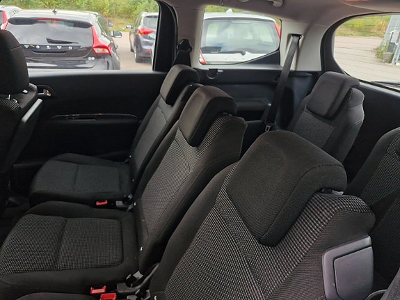 Peugeot 5008 7 of 13