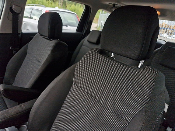 Peugeot 5008 6 of 13