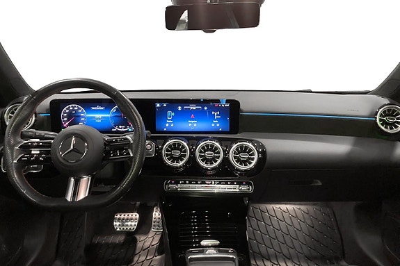 Mercedes-Benz A250 10 of 16