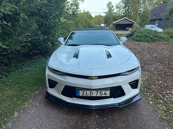 Chevrolet Camaro 2 of 8