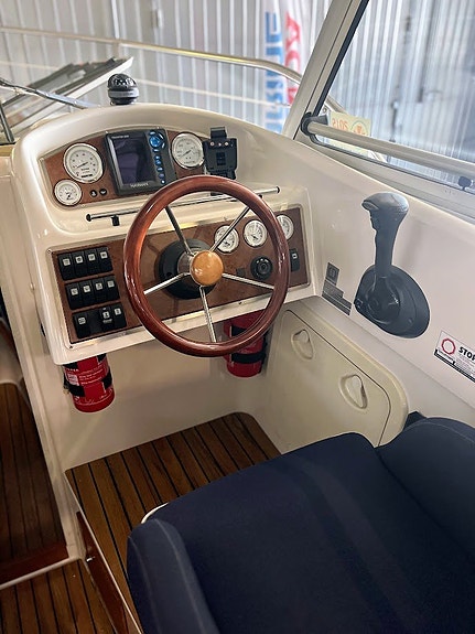 Uttern C68 med Mercruiser 2,8 DTi 200hk 8 of 12