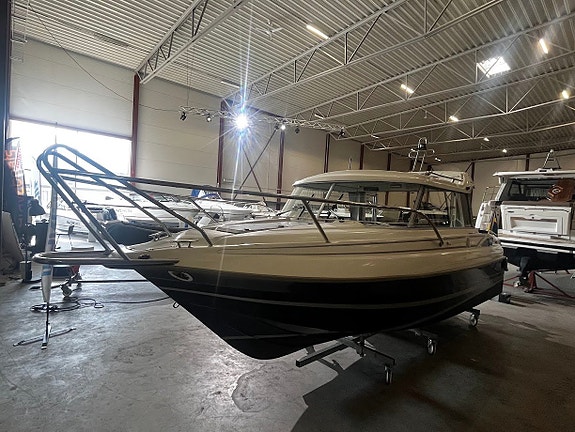Uttern C68 med Mercruiser 2,8 DTi 200hk 3 of 12