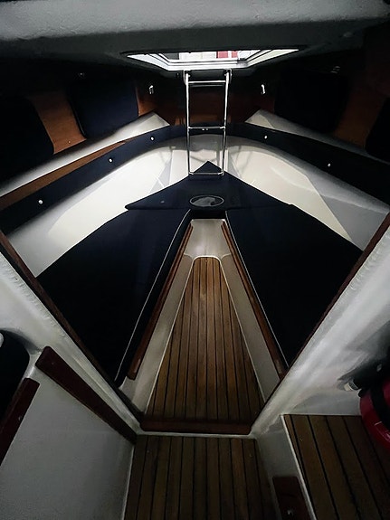 Uttern C68 med Mercruiser 2,8 DTi 200hk 10 of 12