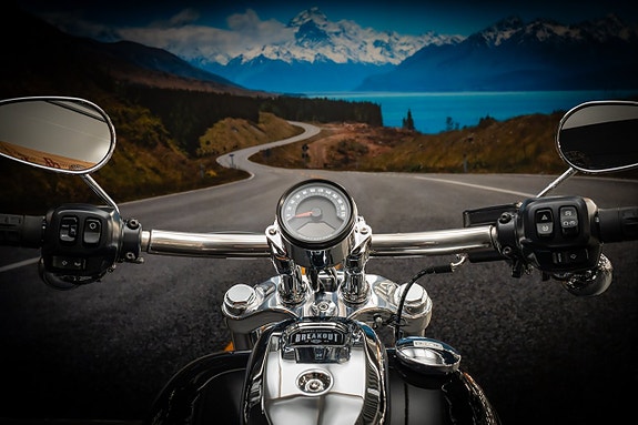 Harley-Davidson Breakout (FXBR) 117cui "Vance Hines" 10 of 17