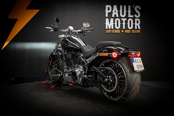 Harley-Davidson Breakout (FXBR) 117cui "Vance Hines" 5 of 17