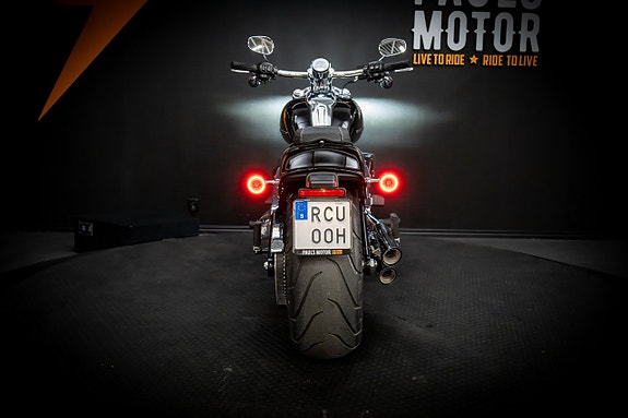 Harley-Davidson Breakout (FXBR) 117cui "Vance Hines" 4 of 17