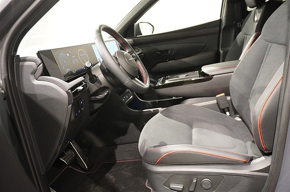 Hyundai Tucson 8 of 12