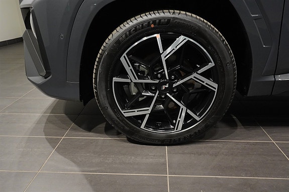 Hyundai Tucson 3 of 12