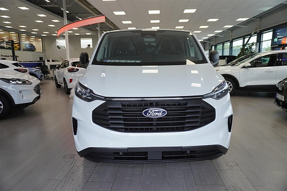 Ford Transit Custom 2 of 12