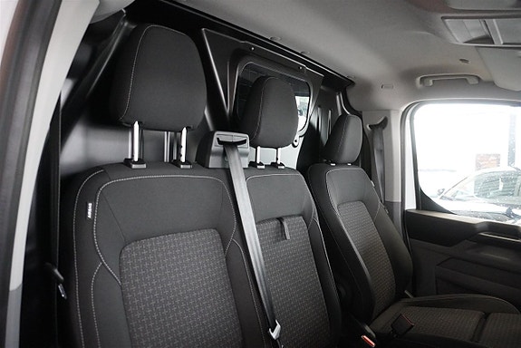 Ford Transit Custom 10 of 12
