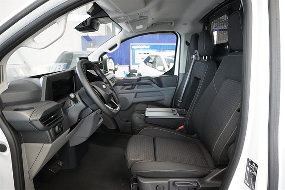 Ford Transit Custom 8 of 12