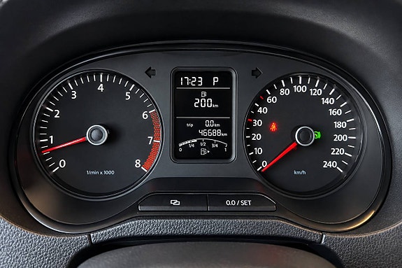 Volkswagen Polo 8 of 14