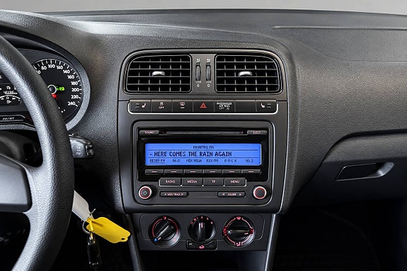 Volkswagen Polo 9 of 14