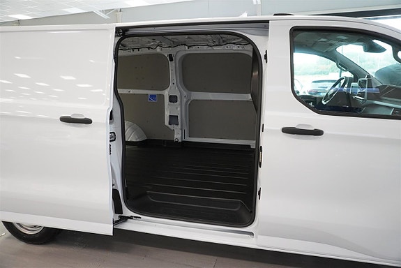 Ford Transit Custom 6 of 12