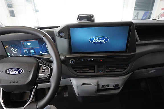 Ford Transit Custom 9 of 12