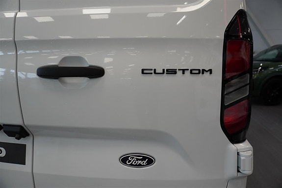 Ford Transit Custom 11 of 12