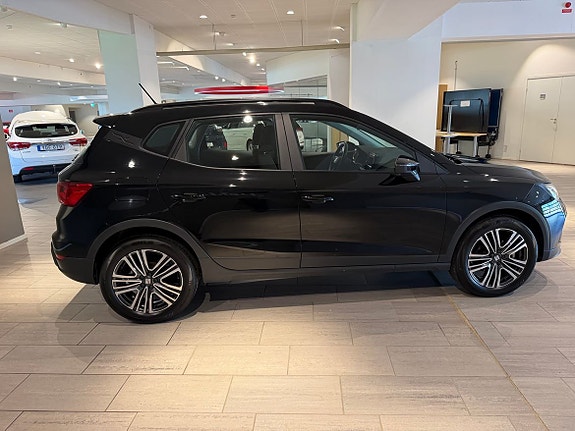 Seat Arona 3 of 18
